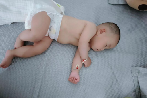 湖北三个月宝宝抬头不稳